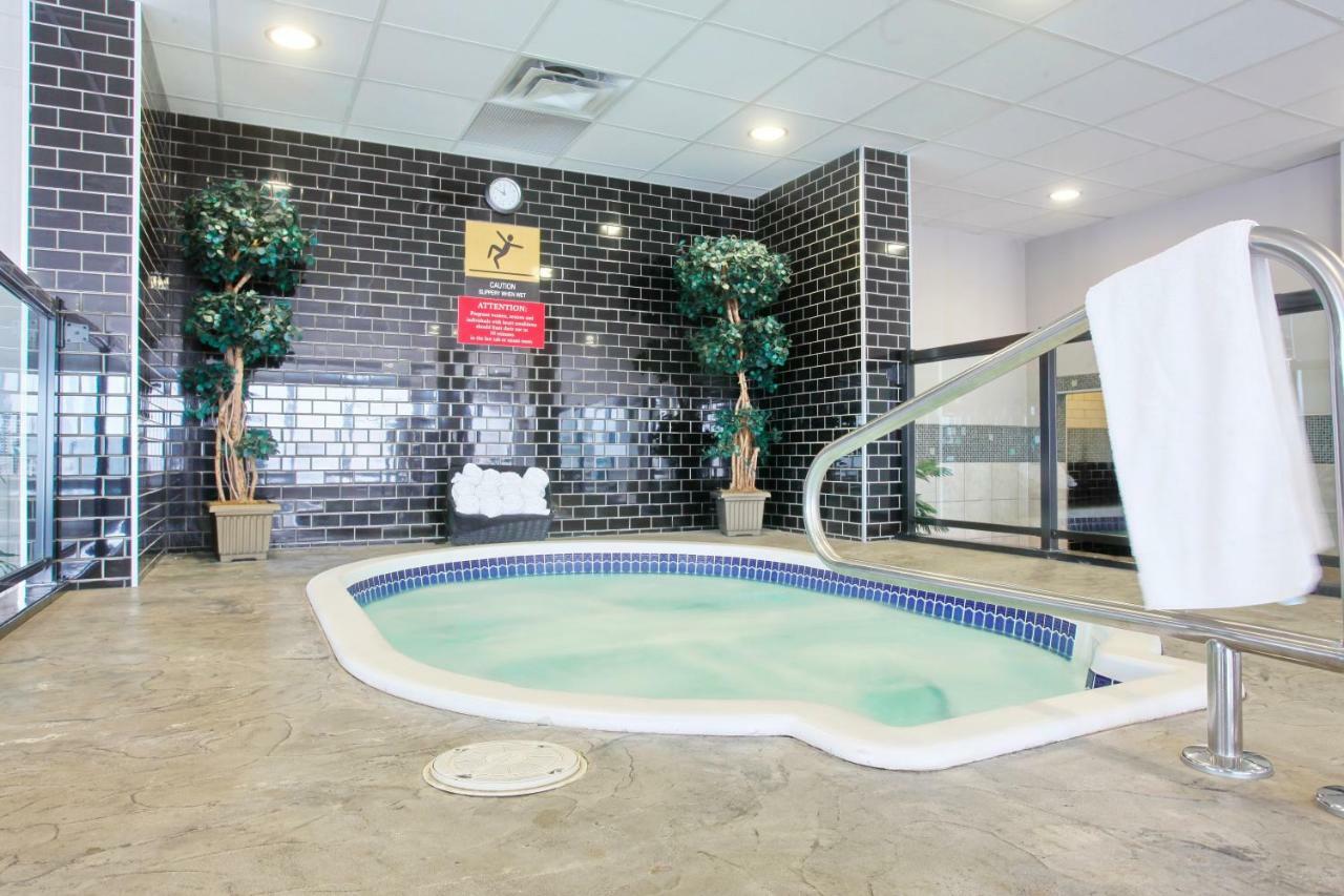 Pomeroy Hotel Fort Mcmurray Extérieur photo