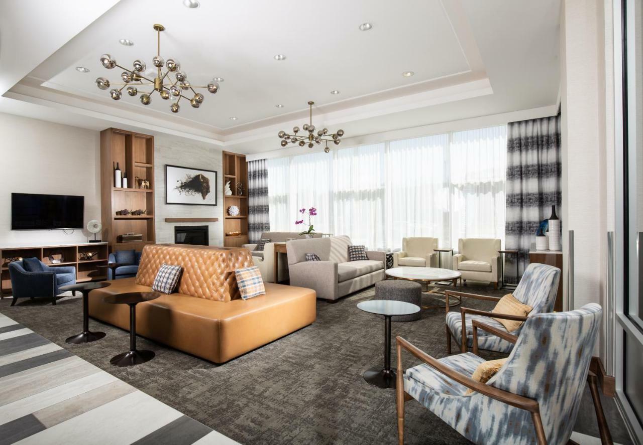 Pomeroy Hotel Fort Mcmurray Extérieur photo