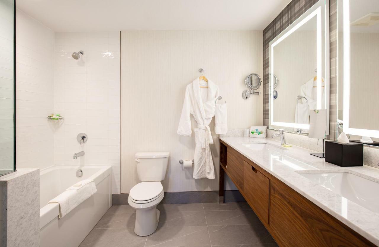 Pomeroy Hotel Fort Mcmurray Extérieur photo