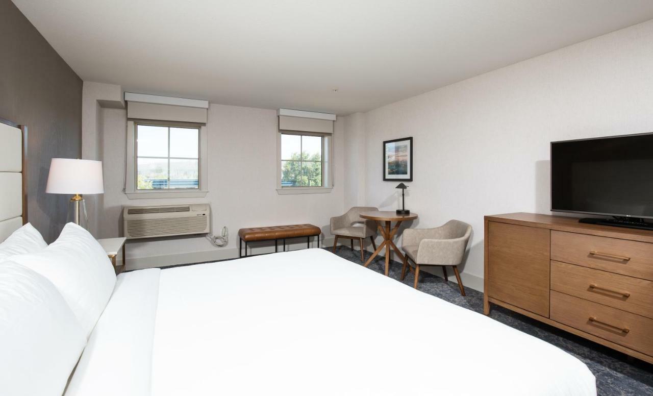 Pomeroy Hotel Fort Mcmurray Extérieur photo